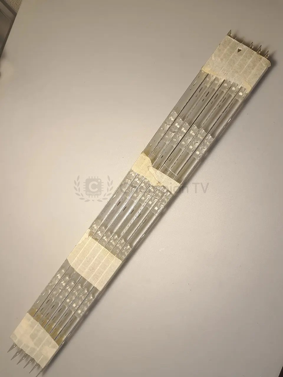 Kivi LED-підсвітка LED50D6-ZC14AG-03 для 50UX10S/50UK30G (50 дюйм) комплект 6 шт, вживана