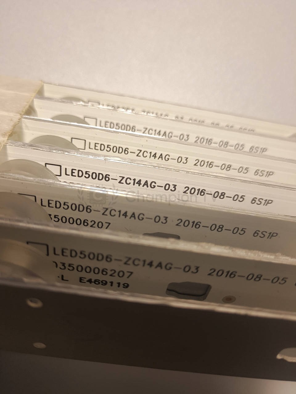 Kivi LED-підсвітка LED50D6-ZC14AG-03 для 50UX10S/50UK30G (50 дюйм) комплект 6 шт, вживана