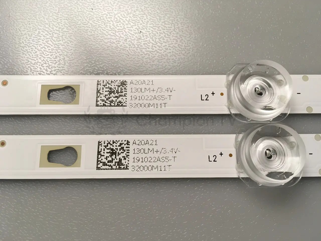 Kivi LED-підсвітка комплект 32 LP LED32D05-ZC26AG-02T 30332005210T (552mm, 2 планки), новий