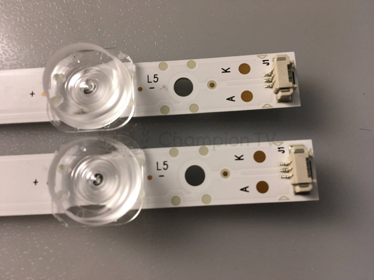 Kivi LED-підсвітка комплект 32 LP LED32D05-ZC26AG-02T 30332005210T (552mm, 2 планки), новий