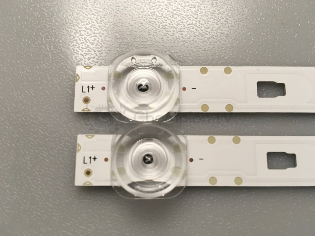 Kivi LED-підсвітка комплект 32 LP LED32D05-ZC26AG-02T 30332005210T (552mm, 2 планки), новий