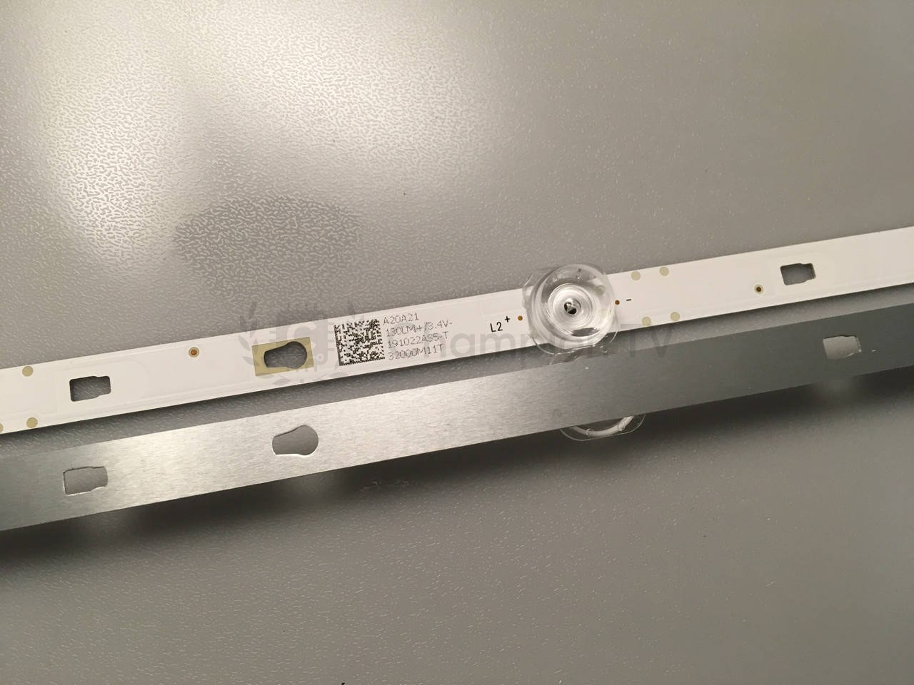 Kivi LED-підсвітка комплект 32 LP LED32D05-ZC26AG-02T 30332005210T (552mm, 2 планки), новий