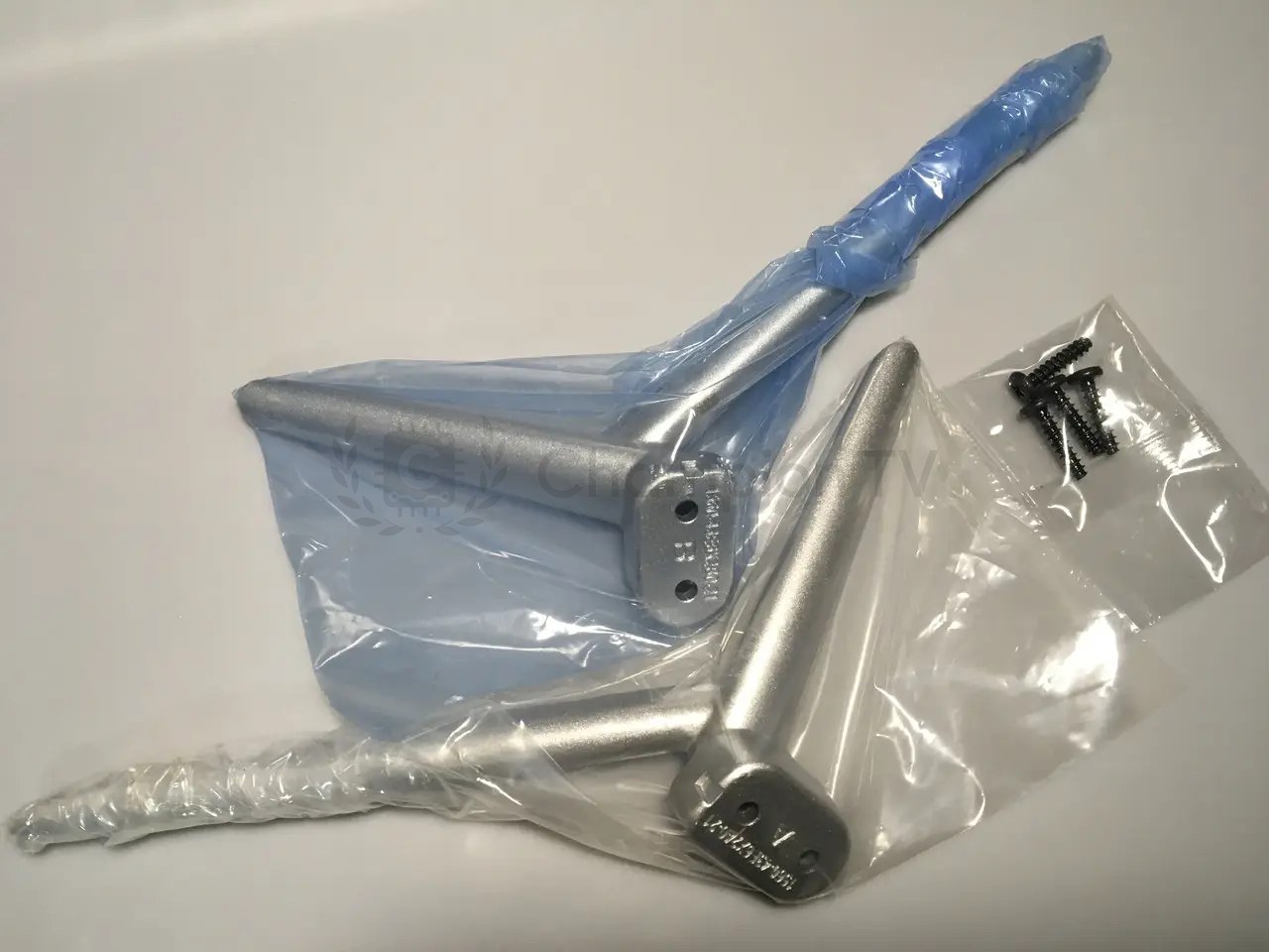 Петлі (шарніри) Skyworth 55G3B 156m43E004021 ніжка підставка 55 дюйм, 1 шт., новий