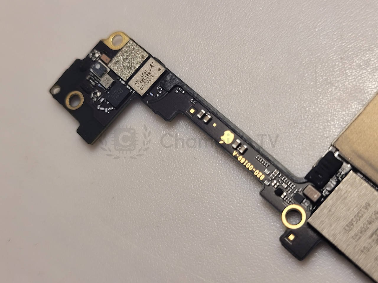 Системна плата Apple iPhone 7 32GB мейнборд (логічна плата), новий