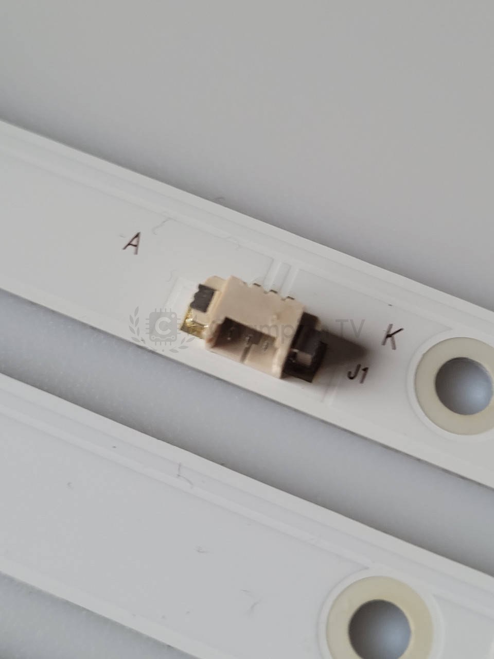 Kivi LED-підсвітка LED39D07A-ZC26AG-01 LED39D07B-ZC26AG-01 комплект 3 шт 40 дюйм, новий