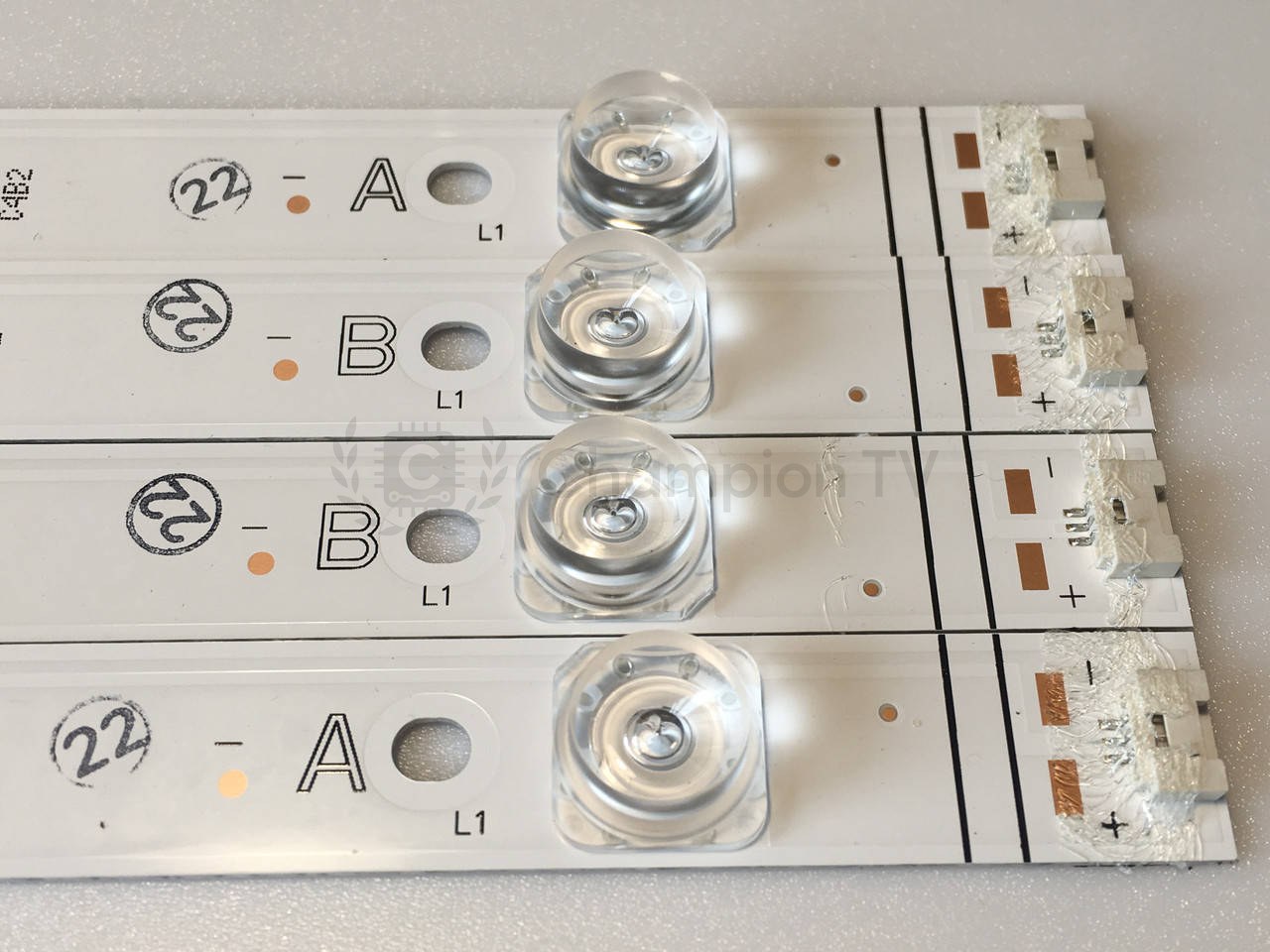 LED-підсвітка 43 дюйм комплект 4 шт RF-CF430012AE30-0801 RF-CF430012BE30-0801 Vestel Panasonic Toshiba, новий