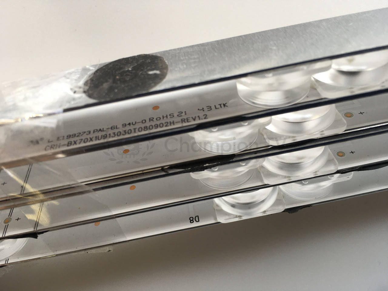 Hisense LED-підсвітка SVH700A31 для 70A6G 70H6570G 70A6G3 70A61G (70 дюйм) комплект 8 шт, новий