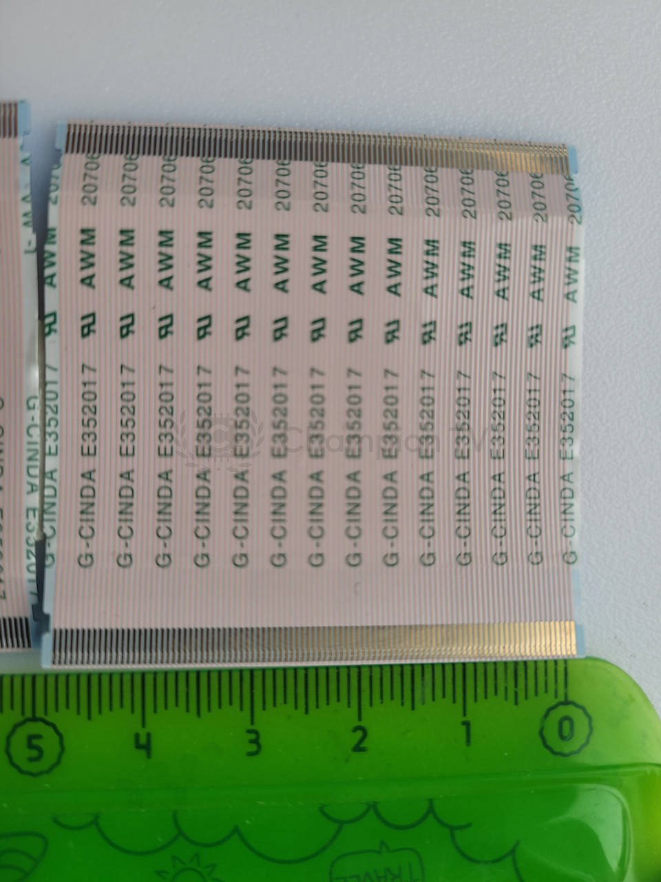 Шлейф LVDS G-CINDA E352017 для Sceptre, Philips, Hitachi (40-pin, 50х50), вживаний