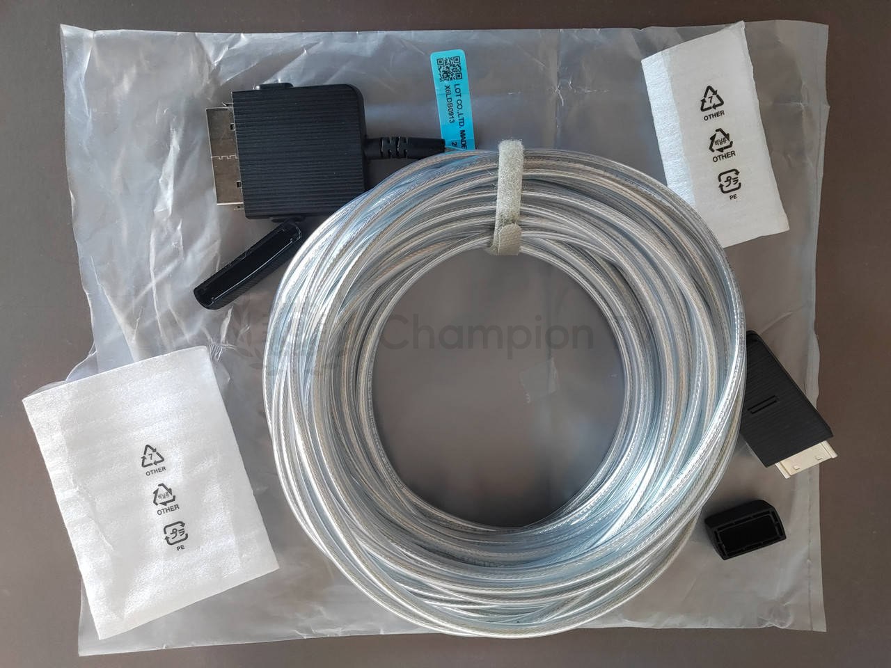 Кабель Samsung VG-SOCR15 One Invisible Connection 15 м для The Frame QLED QE43/55/65LS03, QE65Q950 (оптоволоконний), б/у