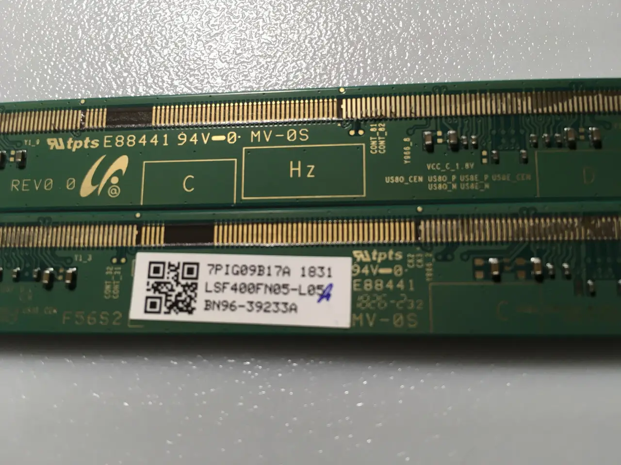 DISPLAY 40 lsf400fn05-l05 bn96-39233a 16 y vu40sr4lv0.1 vu40sl4lv0.1 Samsung PCB BUFFER BOARD (L & R)