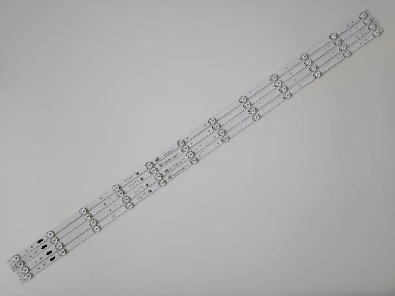 Підсвітка світлодіодна оригінал для LED телевізора L5771 v1 e309772 0504-5500025-10